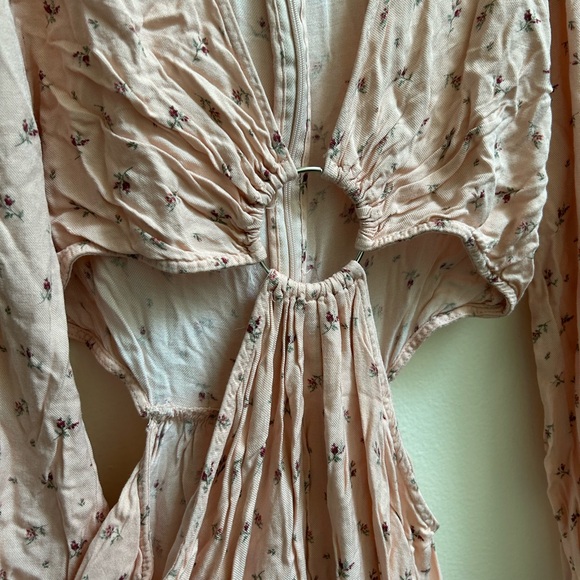 Forever 21 pink flowered waist cut out short dress - Picture 3 of 4